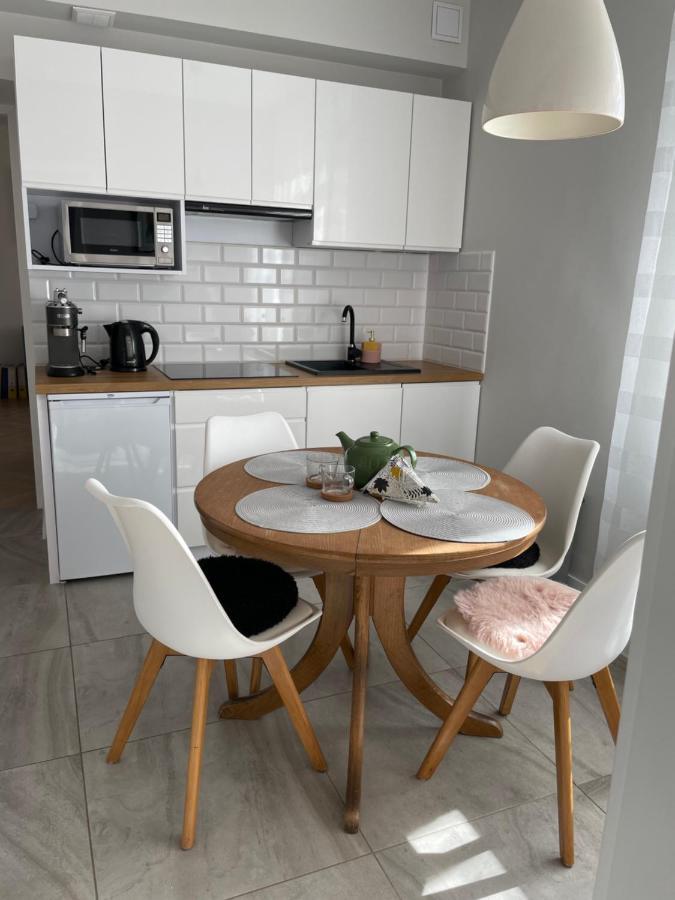 Apartament Pod Papugami Kolobrzeg-Podczele Exteriör bild